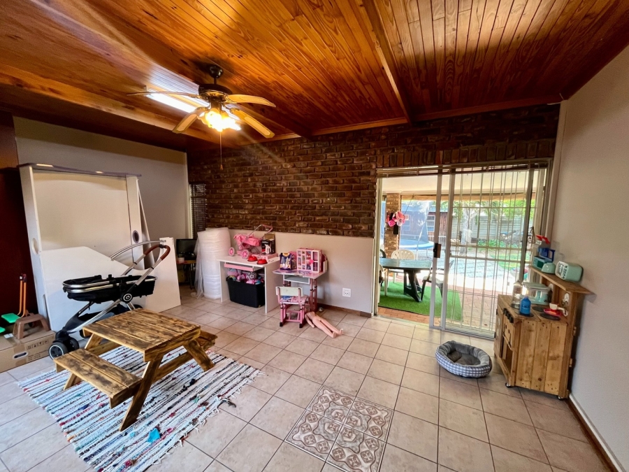 3 Bedroom Property for Sale in Flamwood North West